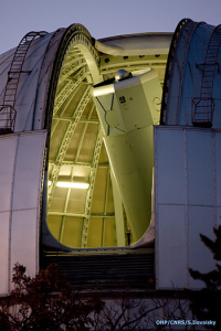 Le télescope d’1,93 m de l’OHP équipé
de l’instrument SOPHIE qui a permis la
découverte de ces planètes.